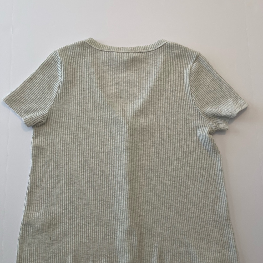 Women's Gray Ribbed Button-Up Top - Picture 5 of 5